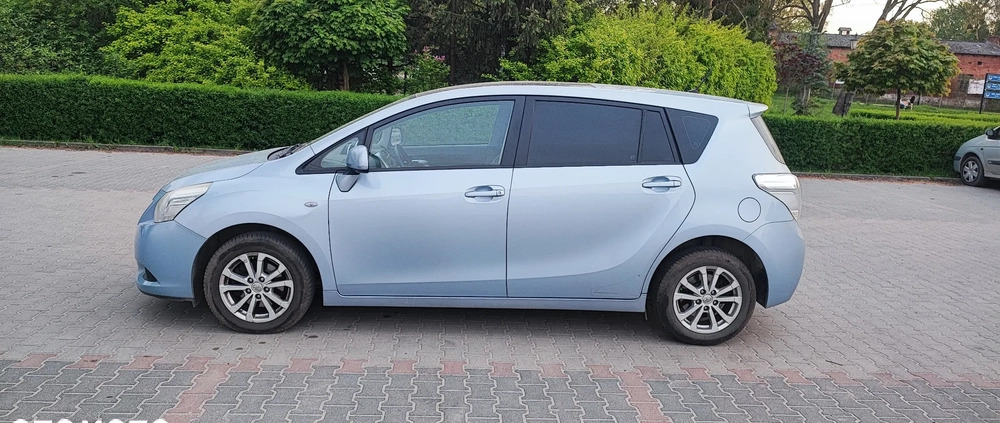 Toyota Verso cena 36000 przebieg: 256000, rok produkcji 2010 z Żukowo małe 121